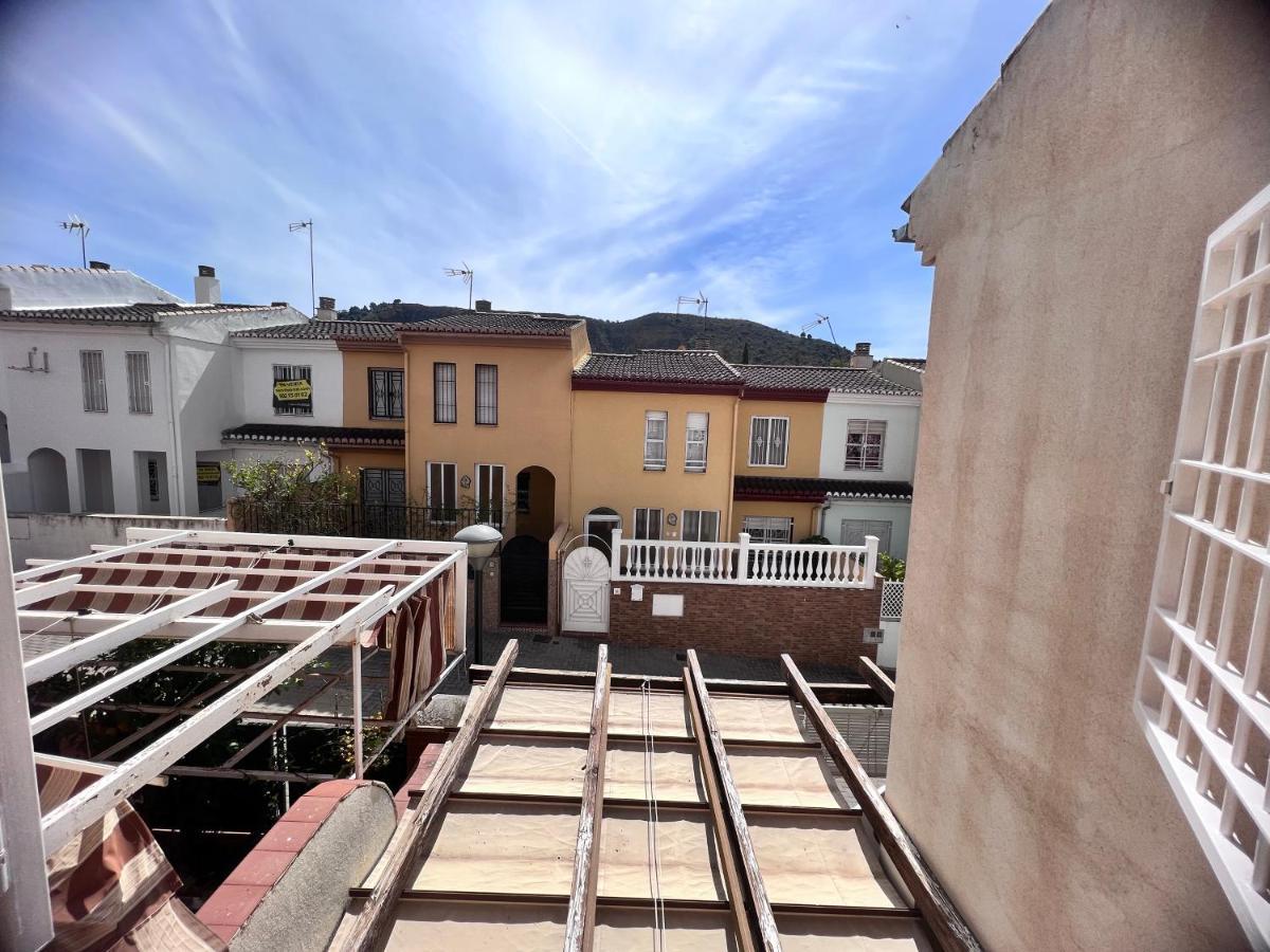 Casa Ideal Familias Y Grupos Con Balcones Exterior Soleada Patios Cerca Alhambra, Sierra Nevada, Rio Genil, Lancha Del Genil, Parque Llano Y Reloj Del Sol Con Barbacoas, Campo De Futbol, Circuito Gimnasia Lägenhet Granada Exteriör bild