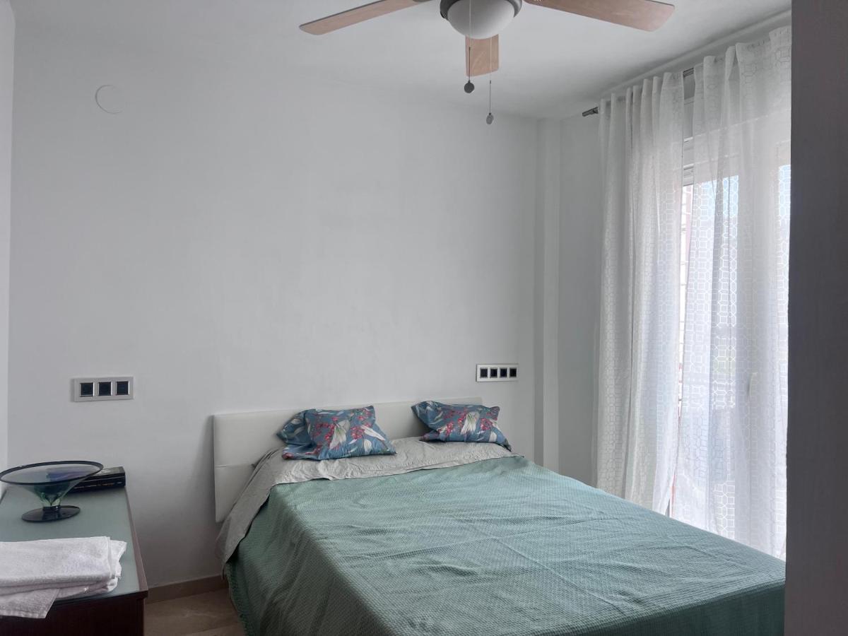 Casa Ideal Familias Y Grupos Con Balcones Exterior Soleada Patios Cerca Alhambra, Sierra Nevada, Rio Genil, Lancha Del Genil, Parque Llano Y Reloj Del Sol Con Barbacoas, Campo De Futbol, Circuito Gimnasia Lägenhet Granada Exteriör bild