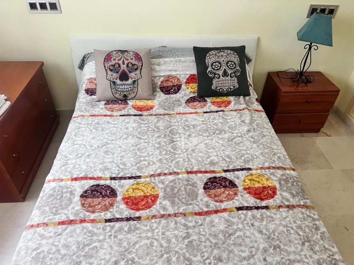 Casa Ideal Familias Y Grupos Con Balcones Exterior Soleada Patios Cerca Alhambra, Sierra Nevada, Rio Genil, Lancha Del Genil, Parque Llano Y Reloj Del Sol Con Barbacoas, Campo De Futbol, Circuito Gimnasia Lägenhet Granada Exteriör bild