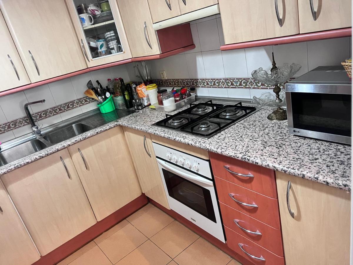 Casa Ideal Familias Y Grupos Con Balcones Exterior Soleada Patios Cerca Alhambra, Sierra Nevada, Rio Genil, Lancha Del Genil, Parque Llano Y Reloj Del Sol Con Barbacoas, Campo De Futbol, Circuito Gimnasia Lägenhet Granada Exteriör bild