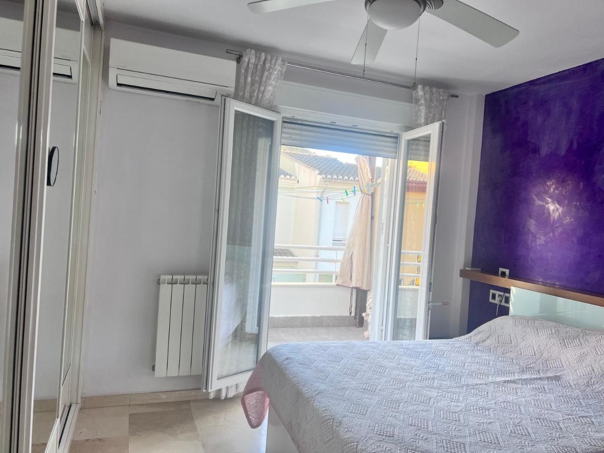 Casa Ideal Familias Y Grupos Con Balcones Exterior Soleada Patios Cerca Alhambra, Sierra Nevada, Rio Genil, Lancha Del Genil, Parque Llano Y Reloj Del Sol Con Barbacoas, Campo De Futbol, Circuito Gimnasia Lägenhet Granada Exteriör bild
