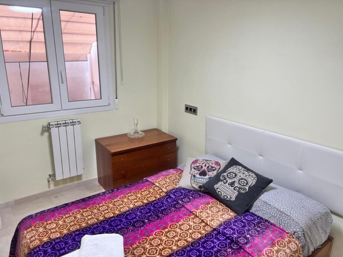 Casa Ideal Familias Y Grupos Con Balcones Exterior Soleada Patios Cerca Alhambra, Sierra Nevada, Rio Genil, Lancha Del Genil, Parque Llano Y Reloj Del Sol Con Barbacoas, Campo De Futbol, Circuito Gimnasia Lägenhet Granada Exteriör bild